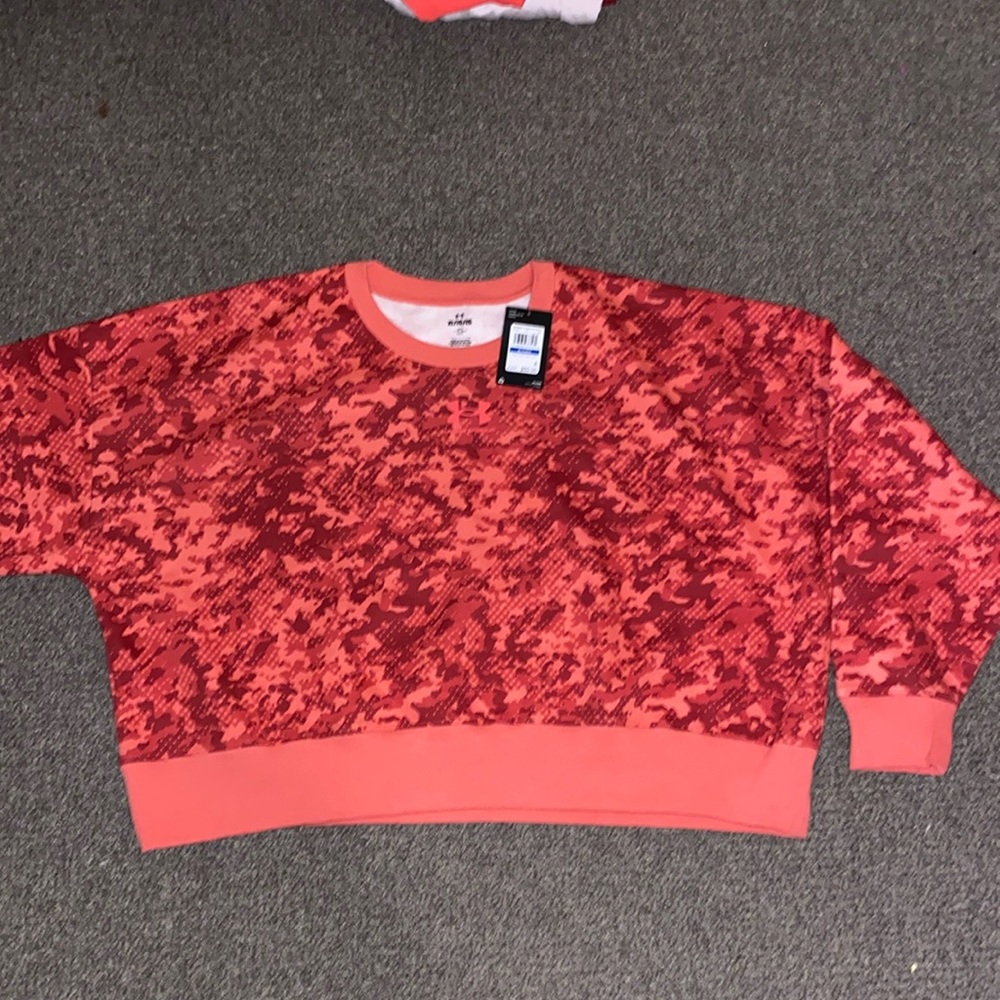 Under Armour Loose Hoddie. Brand new!